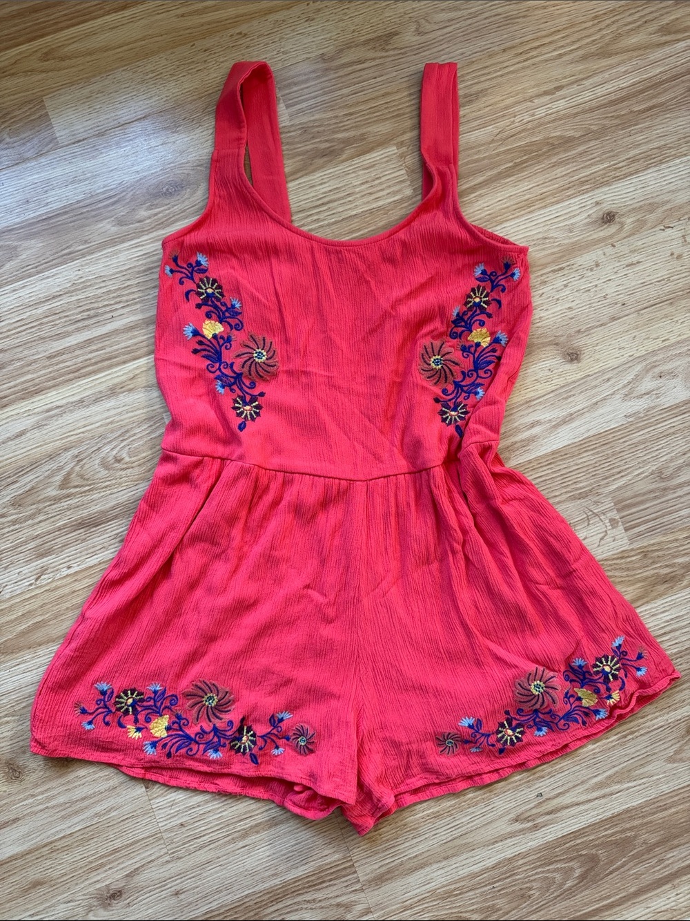 Bright Coral Embroidered Romper ✨ size L